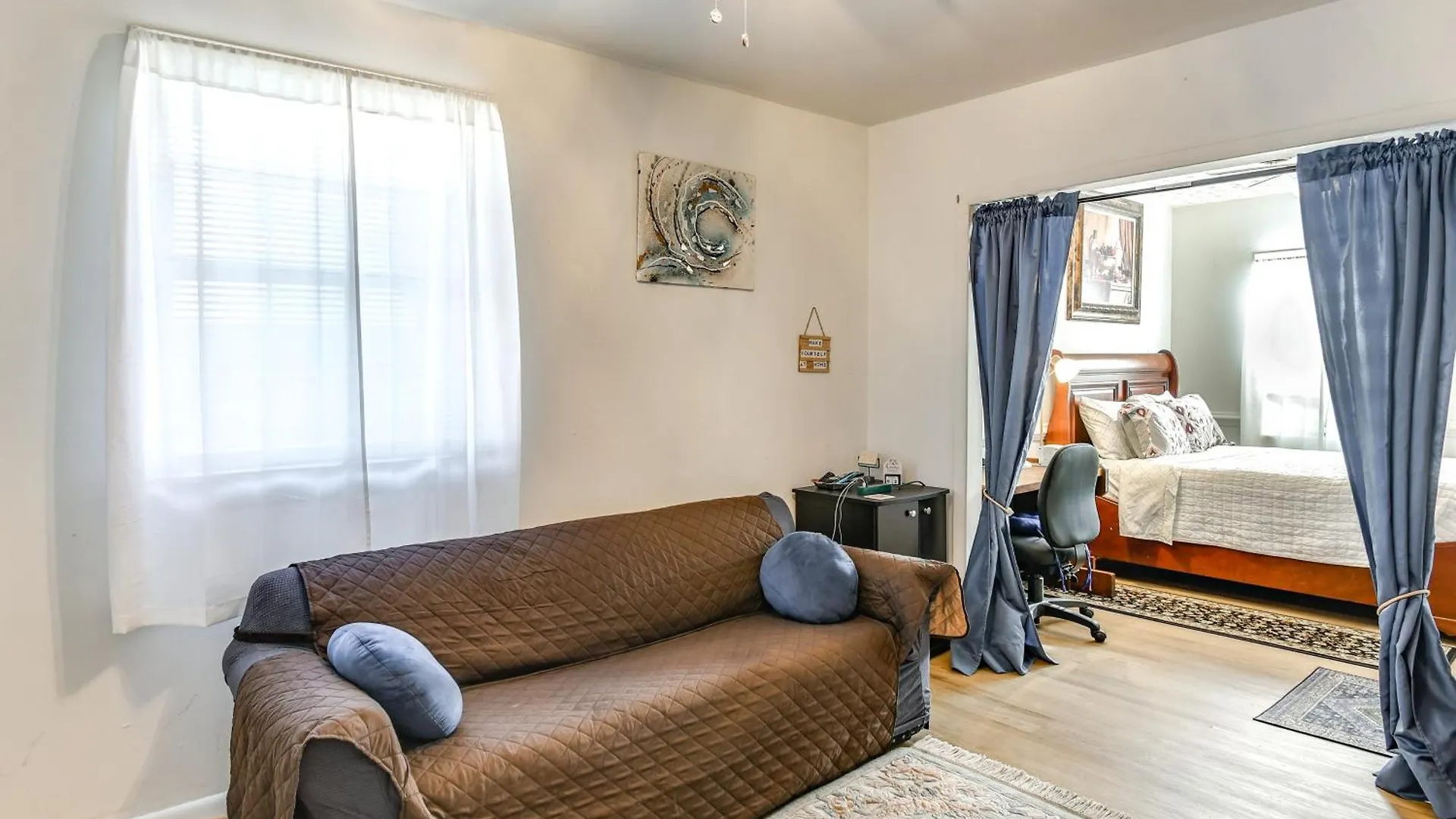 1 Mi To Dtwn Remote Work-Friendly Apt In Hampton! 0*, Hampton