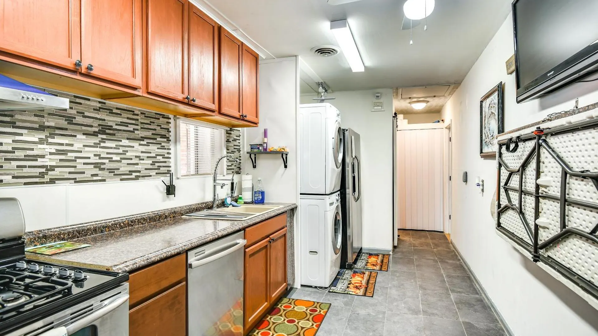Apartment 1 Mi To Dtwn Remote Work-Friendly Apt In Hampton!