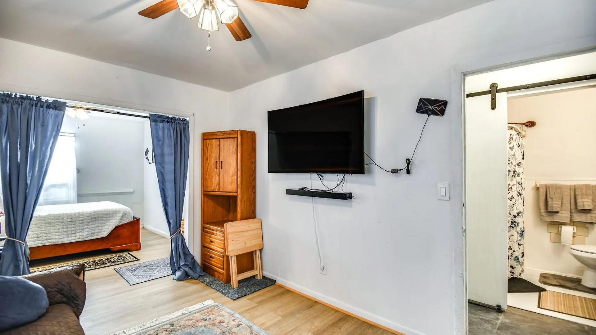 1 Mi To Dtwn Remote Work-Friendly Apt In Hampton! Apartment